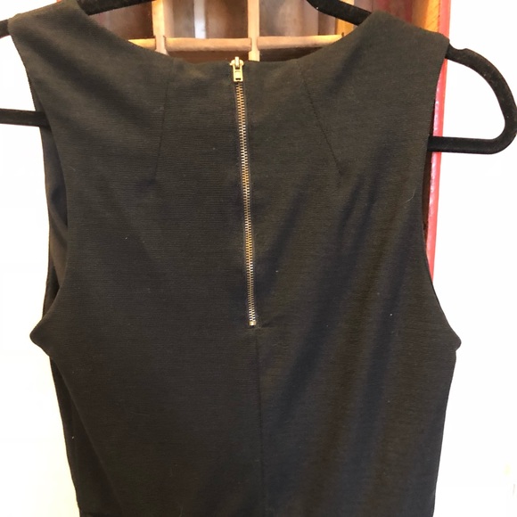 Black Sleeveless Peplum - Picture 2 of 4